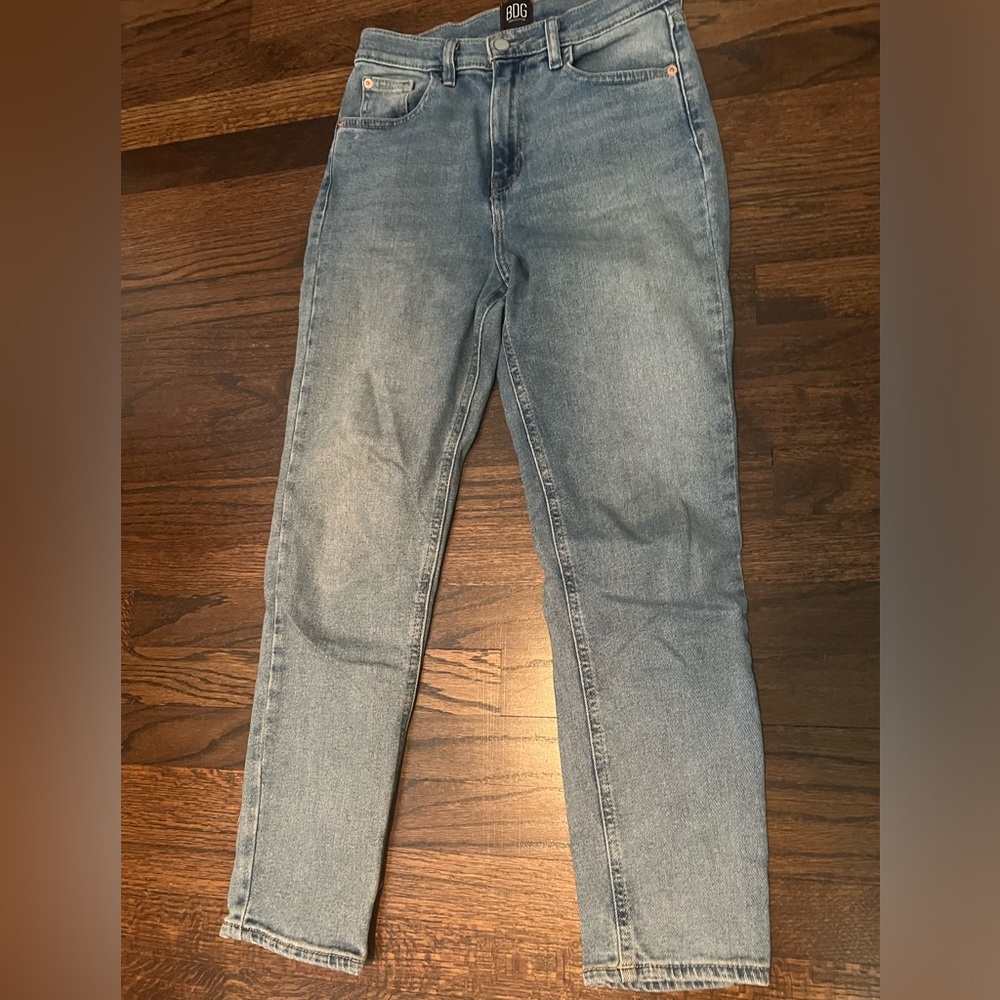 BDG Girlfriend High-Rise Cropped Jeans